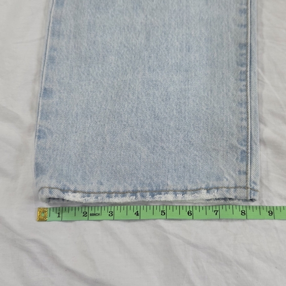 Levi's Premium Ribcage Straight Ankle High Rise Light Wash Denim Jeans. 28 - Picture 14 of 16